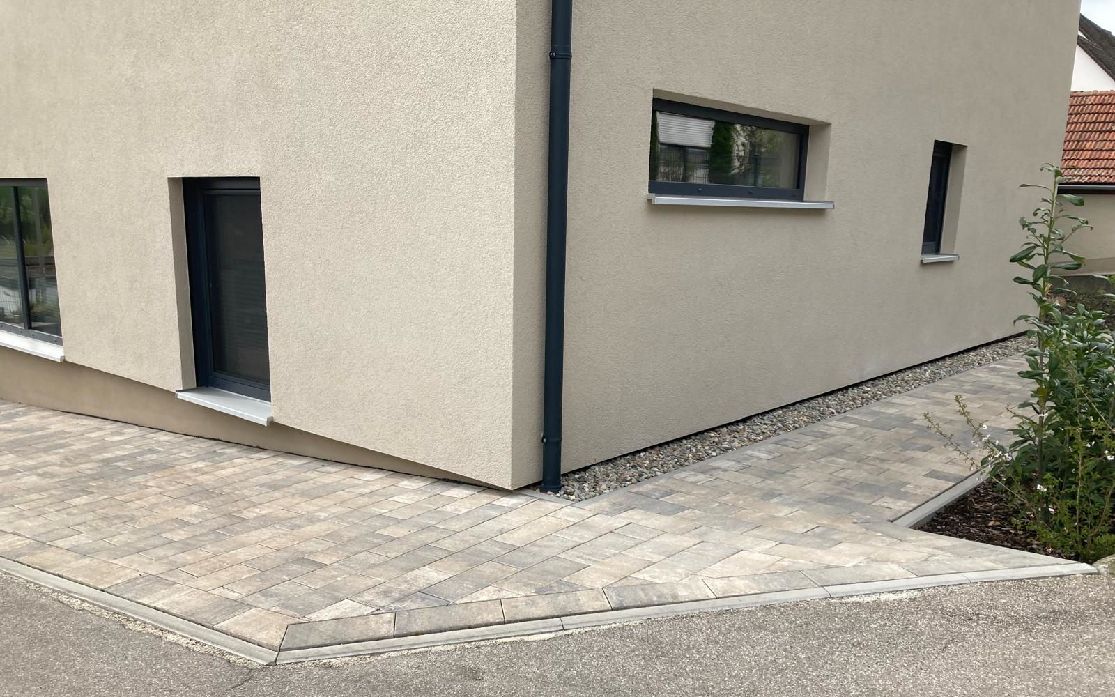 Pflasterarbeiten bei QR-Gartenbau
